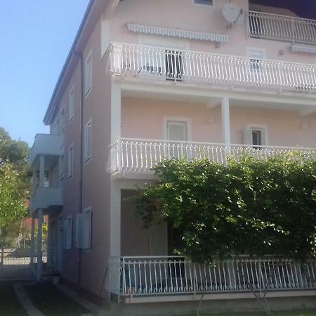 Apartman Jezidzic Каштела Экстерьер фото