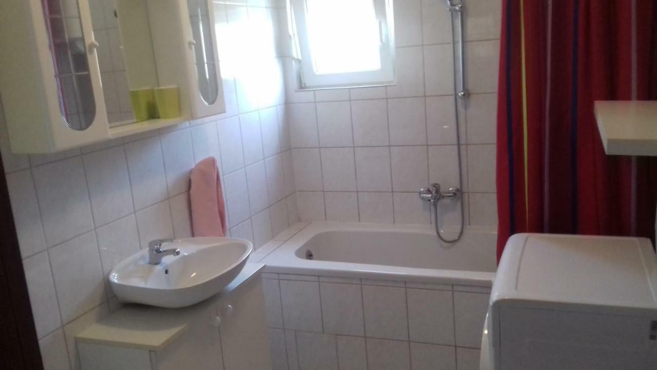 Apartman Jezidzic Каштела Экстерьер фото