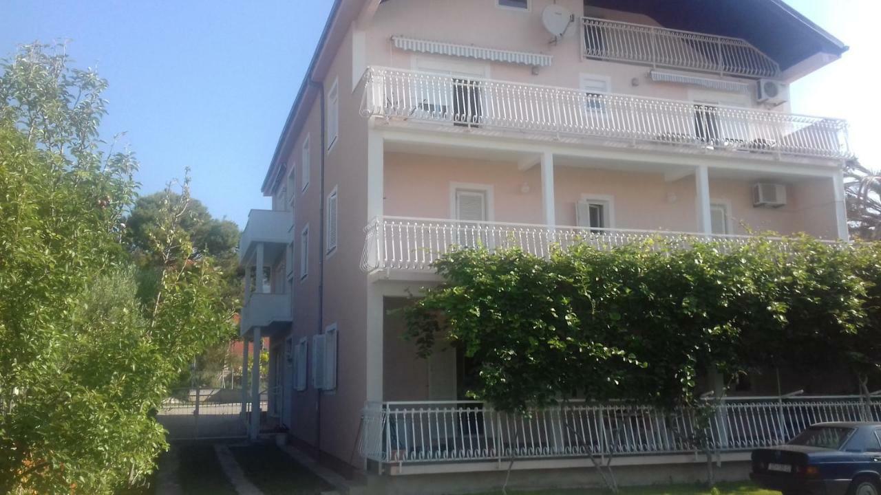 Apartman Jezidzic Каштела Экстерьер фото